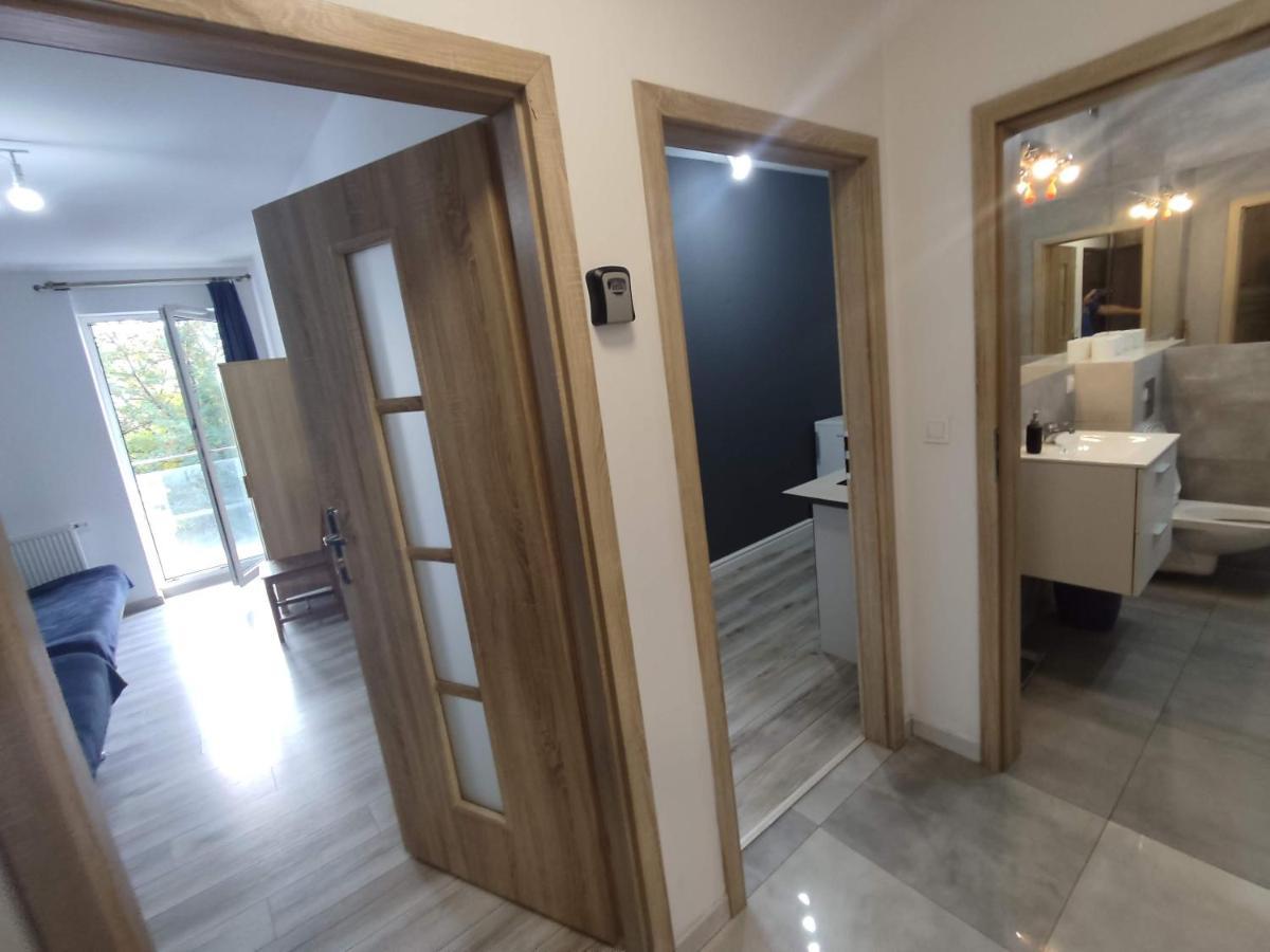 1110 Smialego 39 - Tanie Pokoje W Apartamencie - Samodzielne Zameldowanie - Self Check In Познань Экстерьер фото