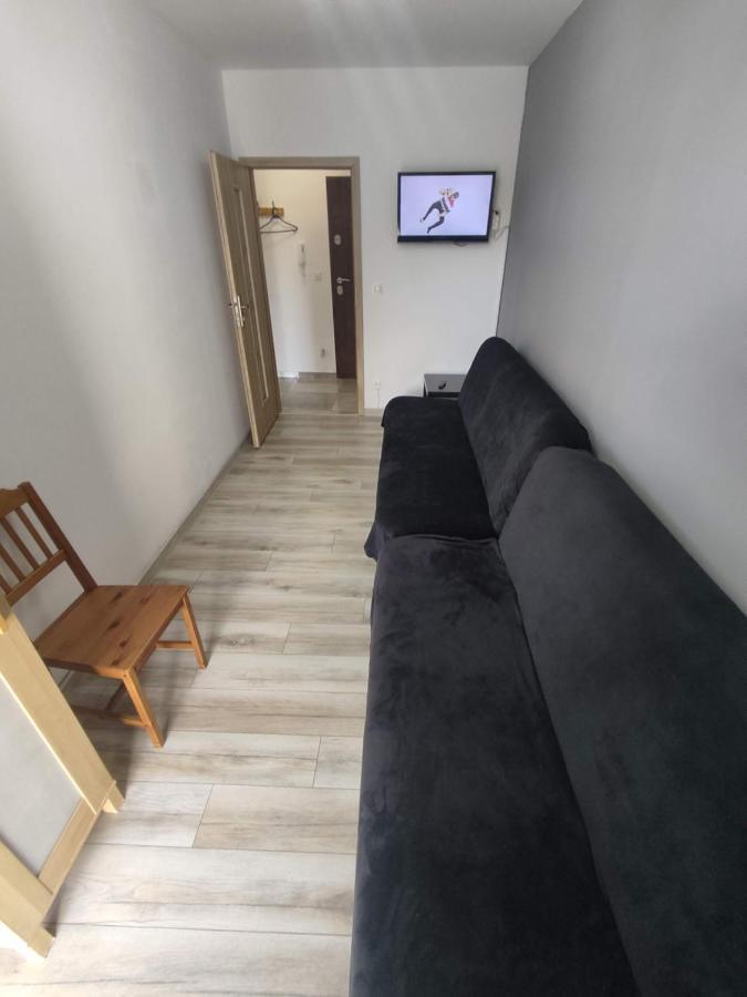1110 Smialego 39 - Tanie Pokoje W Apartamencie - Samodzielne Zameldowanie - Self Check In Познань Экстерьер фото