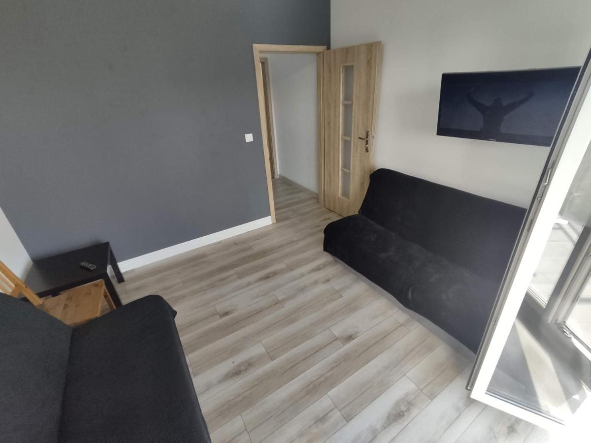 1110 Smialego 39 - Tanie Pokoje W Apartamencie - Samodzielne Zameldowanie - Self Check In Познань Экстерьер фото