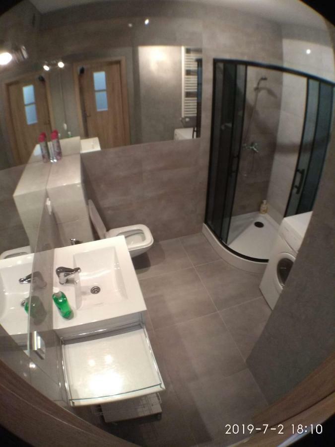 1110 Smialego 39 - Tanie Pokoje W Apartamencie - Samodzielne Zameldowanie - Self Check In Познань Экстерьер фото
