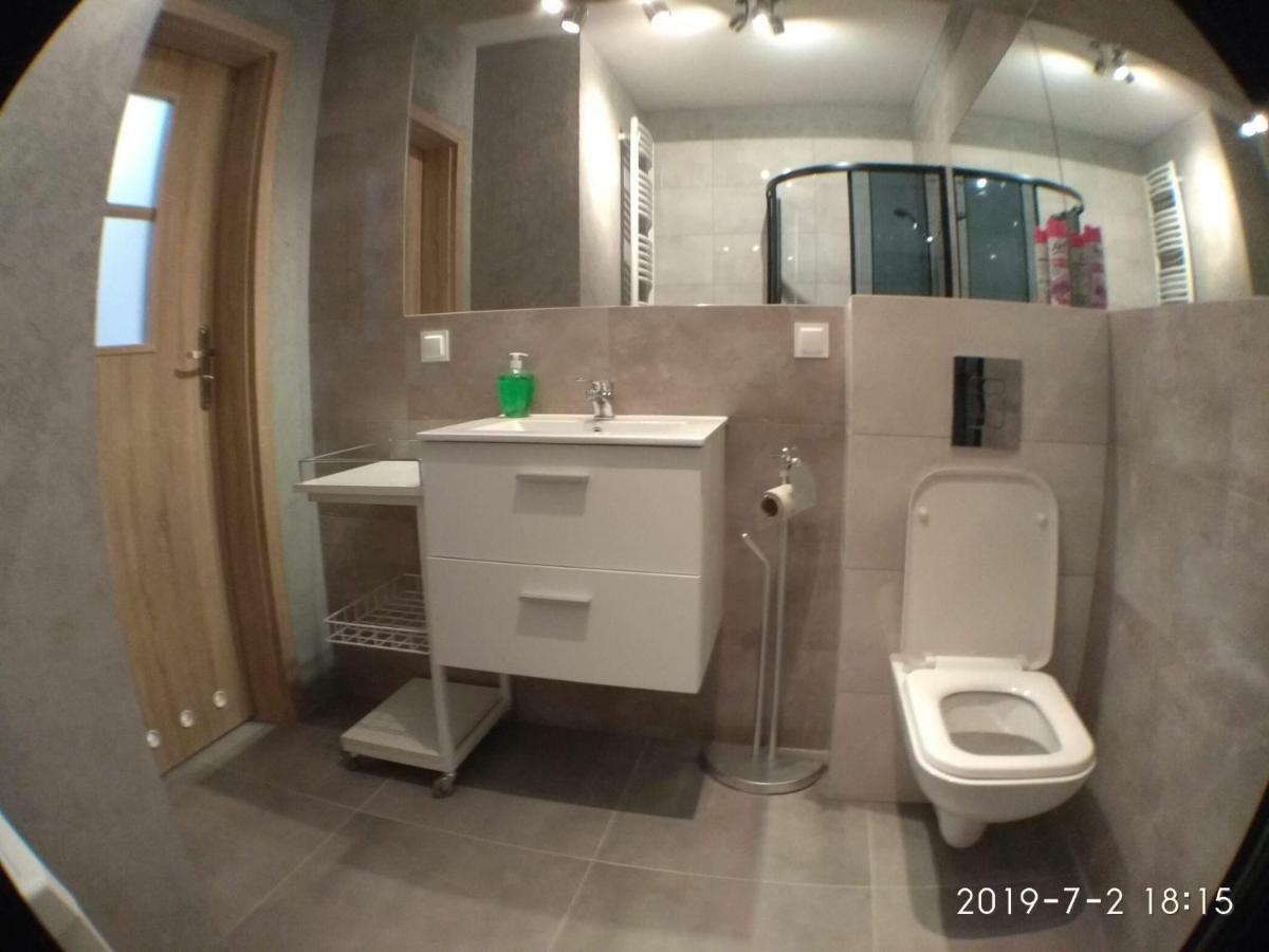 1110 Smialego 39 - Tanie Pokoje W Apartamencie - Samodzielne Zameldowanie - Self Check In Познань Экстерьер фото